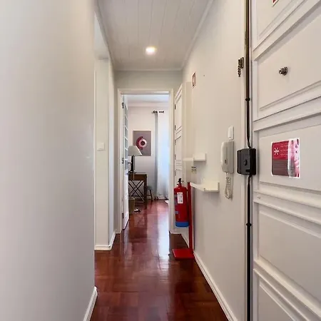 Olaias 2bed Near Metro 公寓