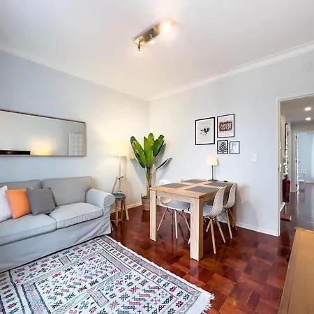 Olaias 2bed Near Metro Διαμέρισμα *