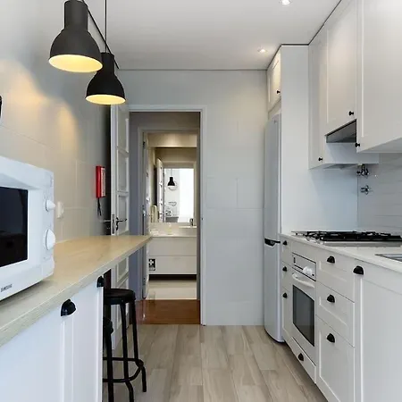 아파트 Olaias 2bed Near Metro *