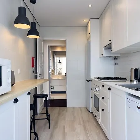 Olaias 2bed Near Metro * 리스본