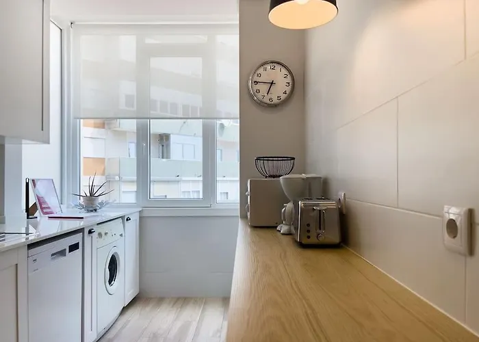 Olaias 2bed Near Metro شقة